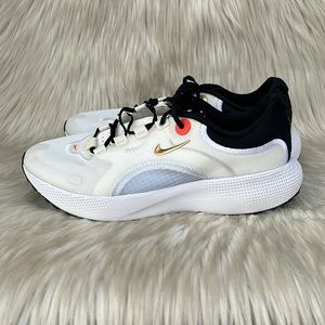 Nike React Escape Run CV3817 103  Summit White/MTLC Gold CoinNew Women's Sz 8.5